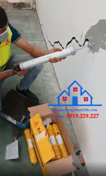 Thi công trám trét vết nứt Sikaflex 140 Construction 